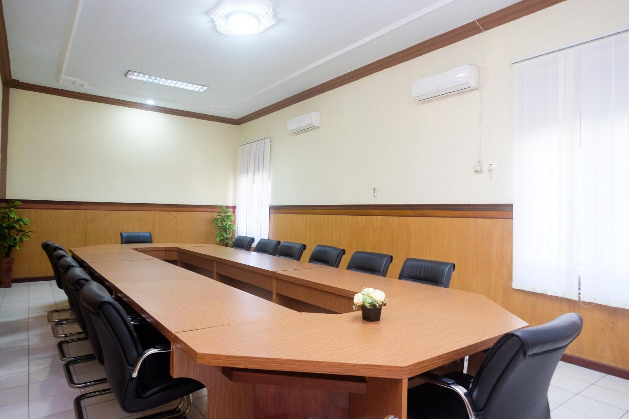 Urbanview Hotel Dedy Jaya Brebes Exteriér fotografie