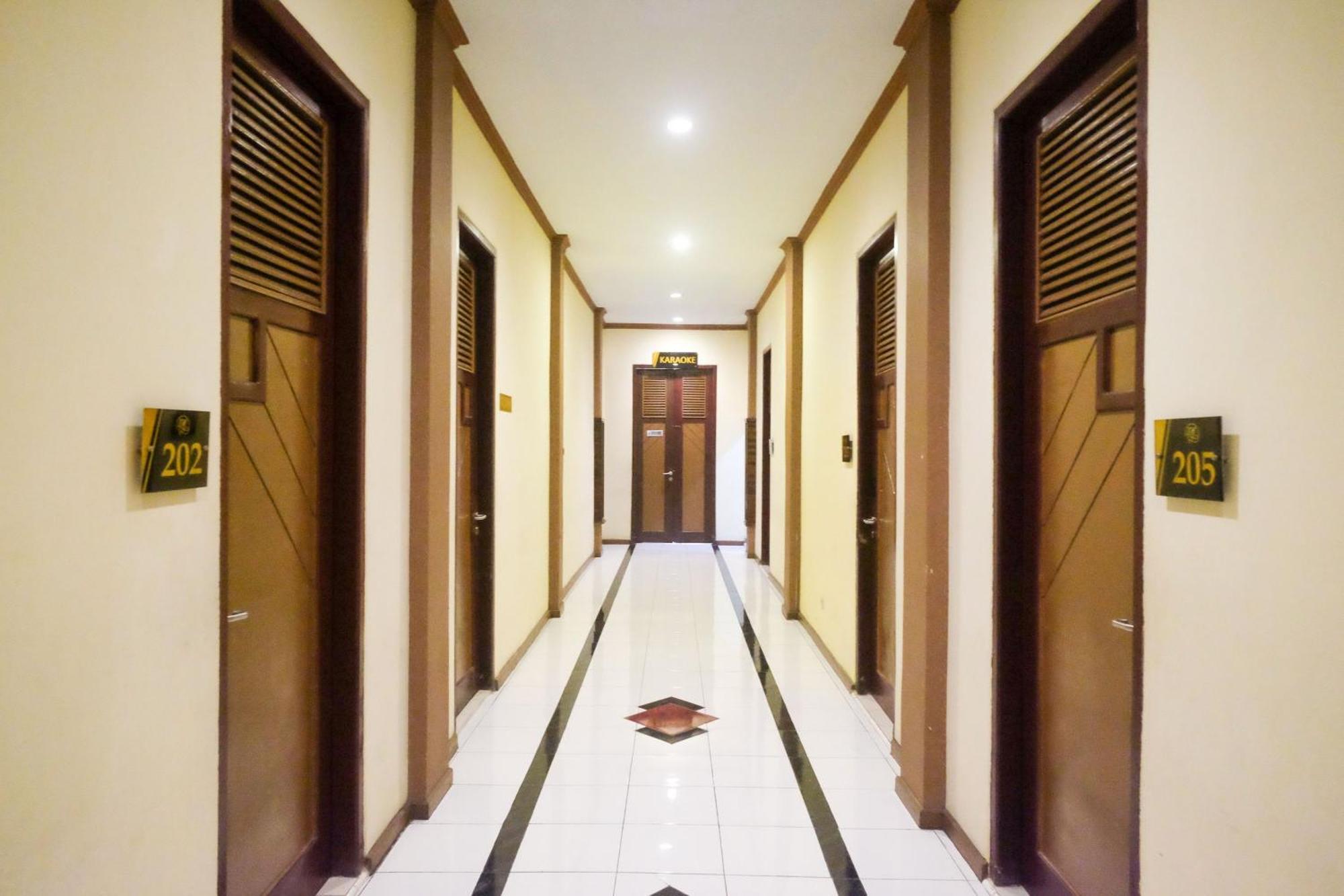 Urbanview Hotel Dedy Jaya Brebes Exteriér fotografie