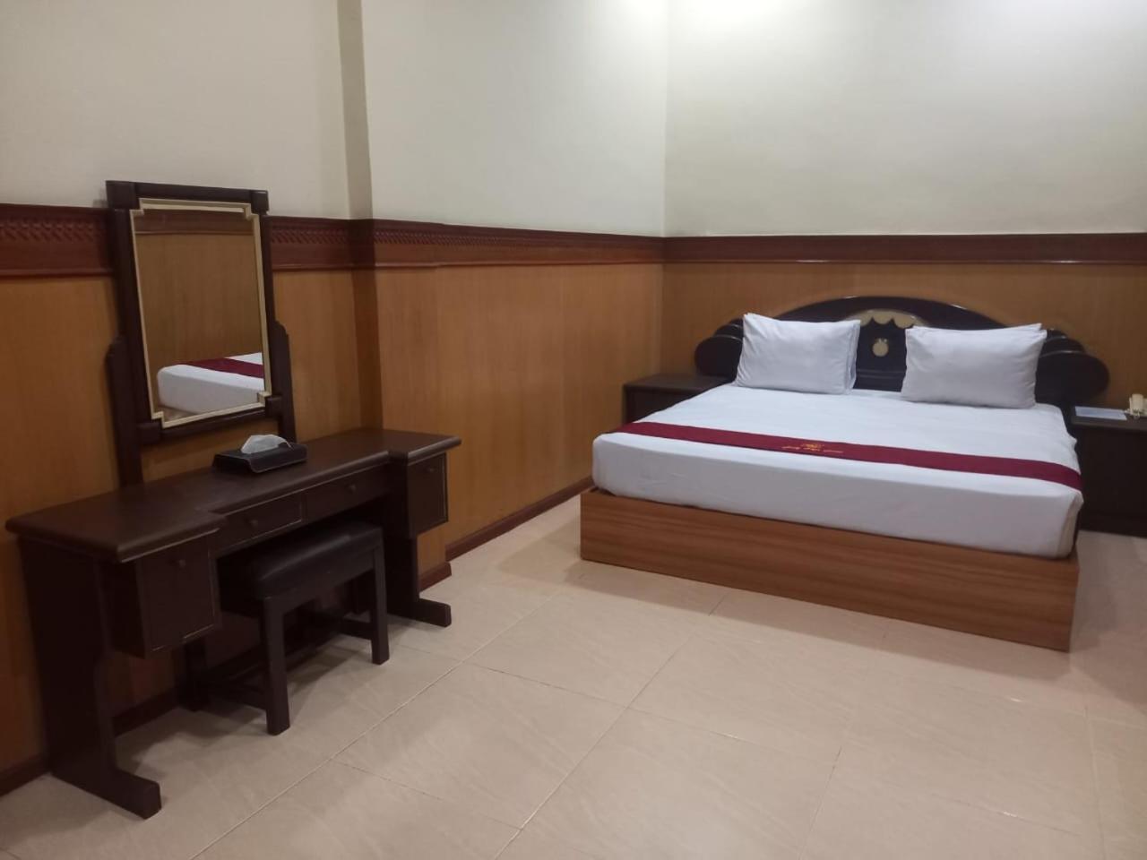 Urbanview Hotel Dedy Jaya Brebes Exteriér fotografie