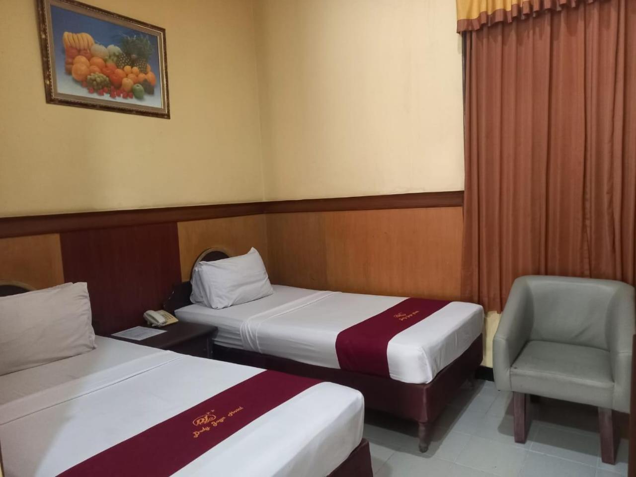 Urbanview Hotel Dedy Jaya Brebes Exteriér fotografie