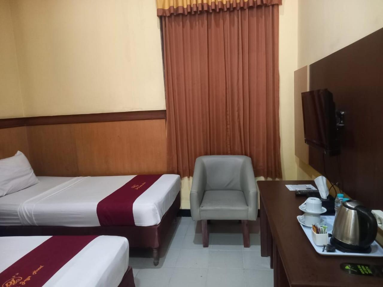 Urbanview Hotel Dedy Jaya Brebes Exteriér fotografie
