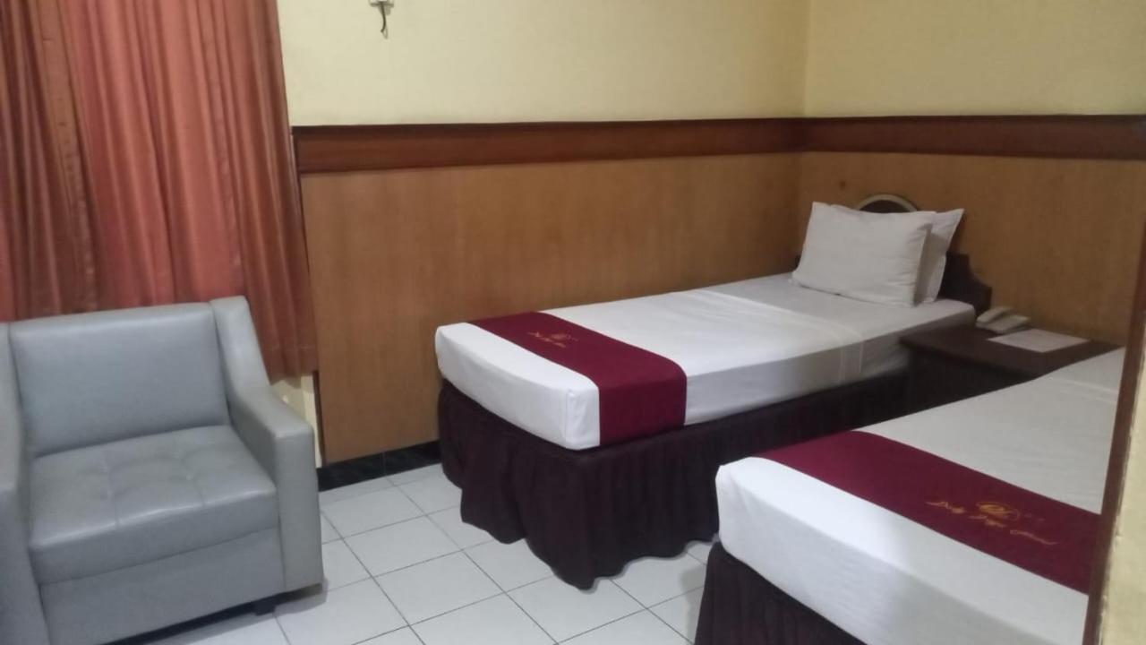Urbanview Hotel Dedy Jaya Brebes Exteriér fotografie