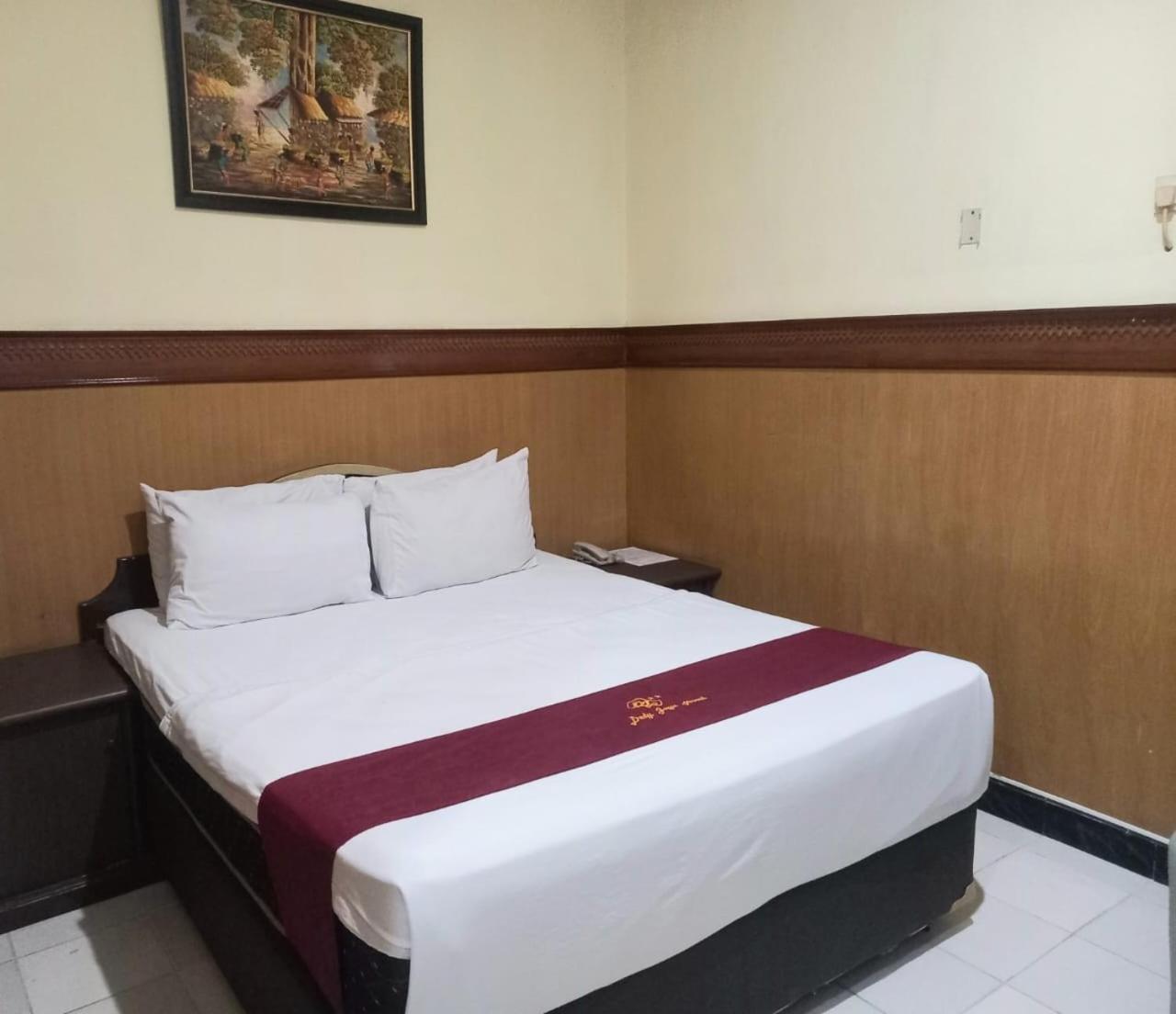 Urbanview Hotel Dedy Jaya Brebes Exteriér fotografie