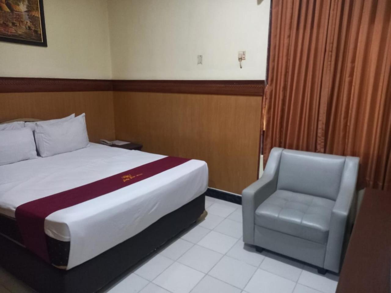 Urbanview Hotel Dedy Jaya Brebes Exteriér fotografie
